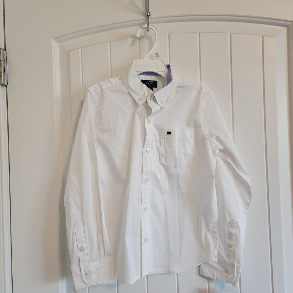 Crown & Ivy Kids White Long Sleeve Button-Up Shirt W/ Embroidered Pocket Logo Si